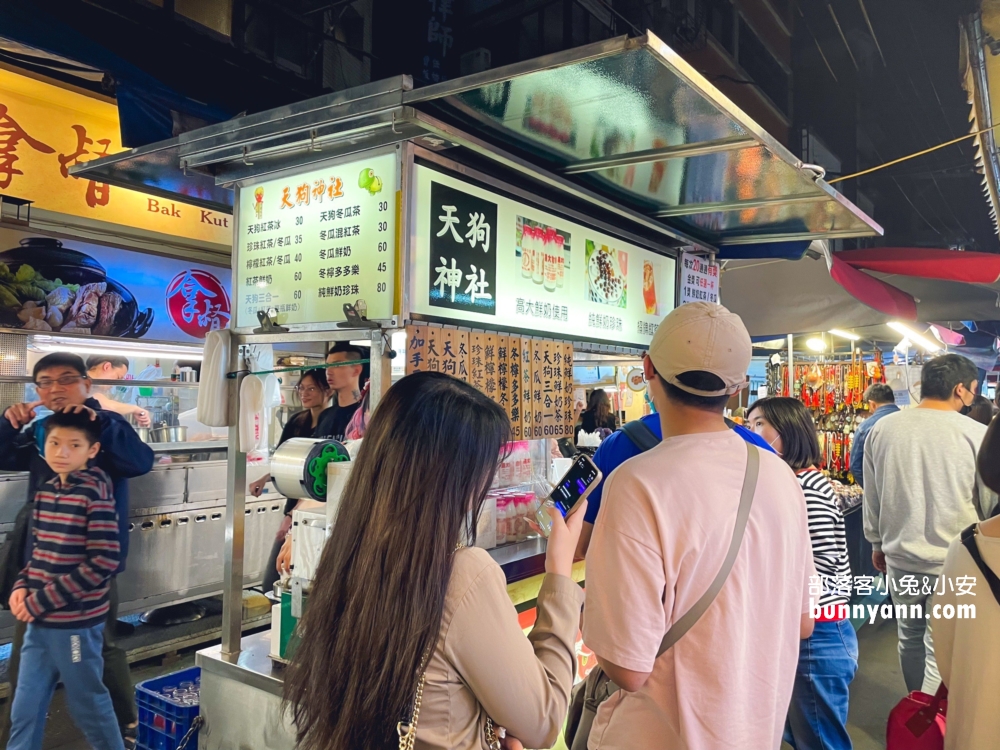 新北「三和夜市」大口吃遍中央夜市美食，環境、交通、必玩全攻略。