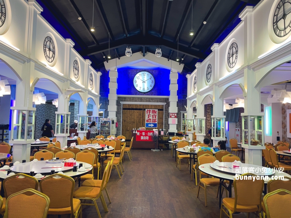 宜蘭【皇家花園餐廳】礁溪交流道附近的烤雞店，有迷你馬可以互動