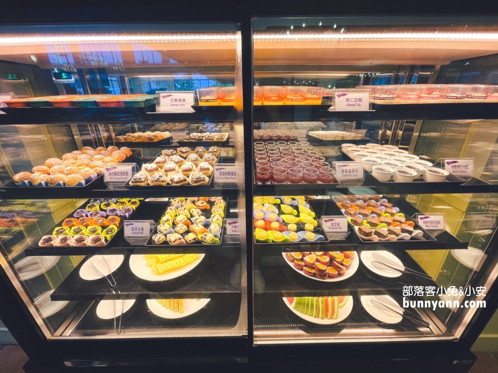 《天籟絢彩廳》自助餐+啤酒開懷暢飲！哈根達斯、松葉蟹腳…50幾種料理隨你吃