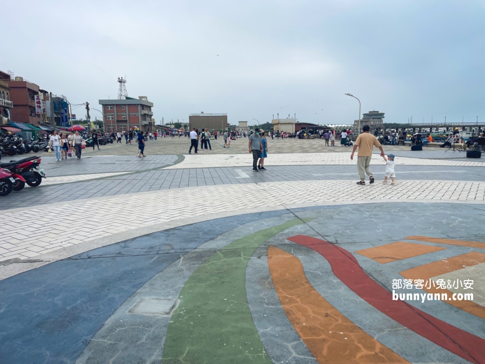 【竹圍漁港一日遊】桃園買海鮮好去處！鮮蚵螃蟹透抽泰國蝦通通有