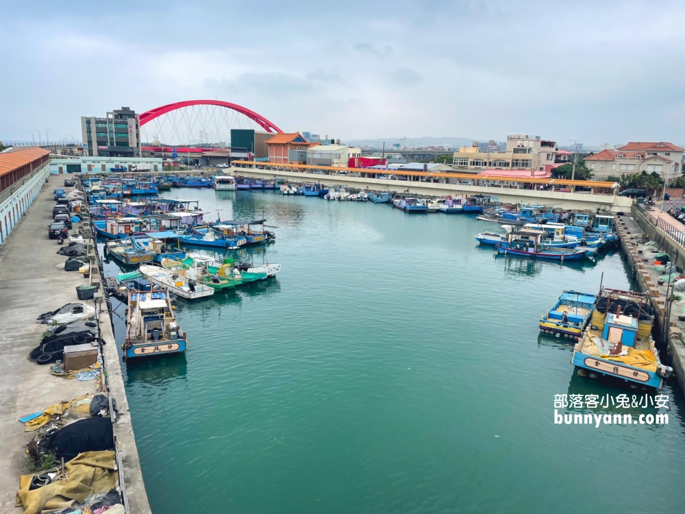 【竹圍漁港一日遊】桃園買海鮮好去處！鮮蚵螃蟹透抽泰國蝦通通有