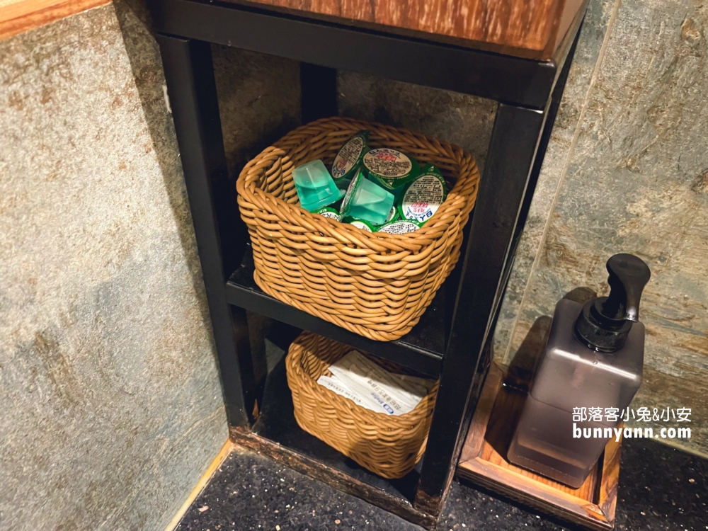中壢「藏王極上燒肉餐酒館」特色就是日式居酒屋的裝潢與高品質的肉