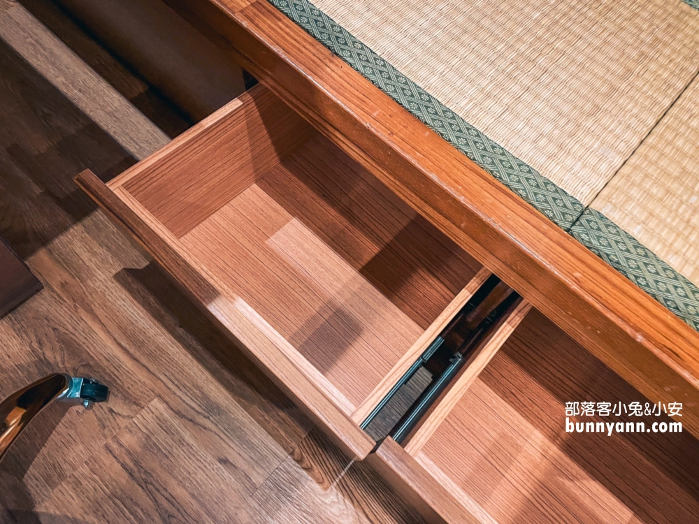 中壢「藏王極上燒肉餐酒館」特色就是日式居酒屋的裝潢與高品質的肉