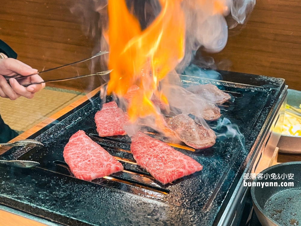 中壢「藏王極上燒肉餐酒館」特色就是日式居酒屋的裝潢與高品質的肉