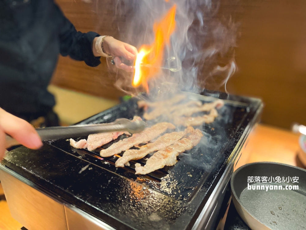 中壢「藏王極上燒肉餐酒館」特色就是日式居酒屋的裝潢與高品質的肉