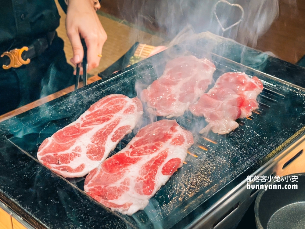 中壢「藏王極上燒肉餐酒館」特色就是日式居酒屋的裝潢與高品質的肉