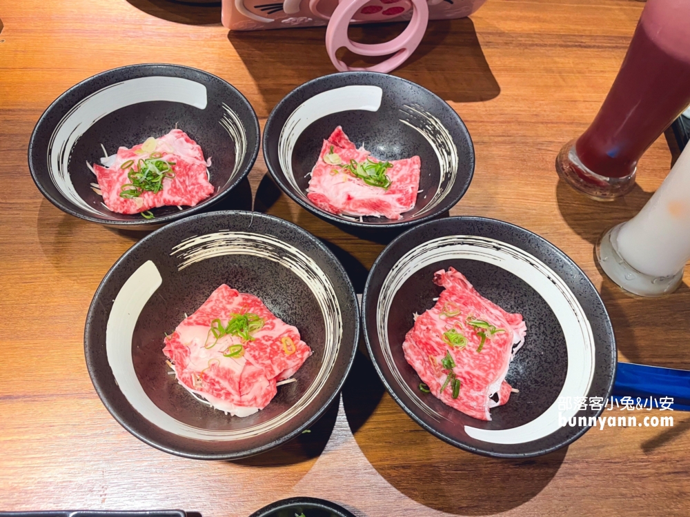 中壢「藏王極上燒肉餐酒館」特色就是日式居酒屋的裝潢與高品質的肉