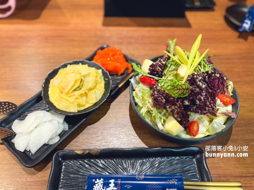 中壢「藏王極上燒肉餐酒館」特色就是日式居酒屋的裝潢與高品質的肉