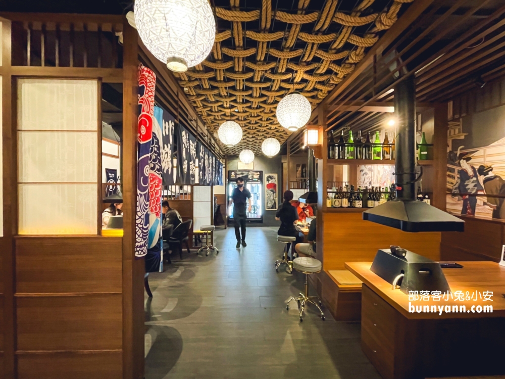 中壢「藏王極上燒肉餐酒館」特色就是日式居酒屋的裝潢與高品質的肉