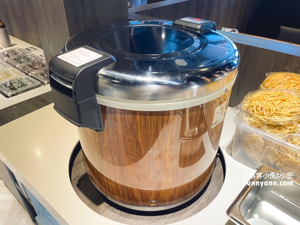 台中【一饌泰式銅盤燒烤火鍋北屯店】位於市區的高CP值燒烤店