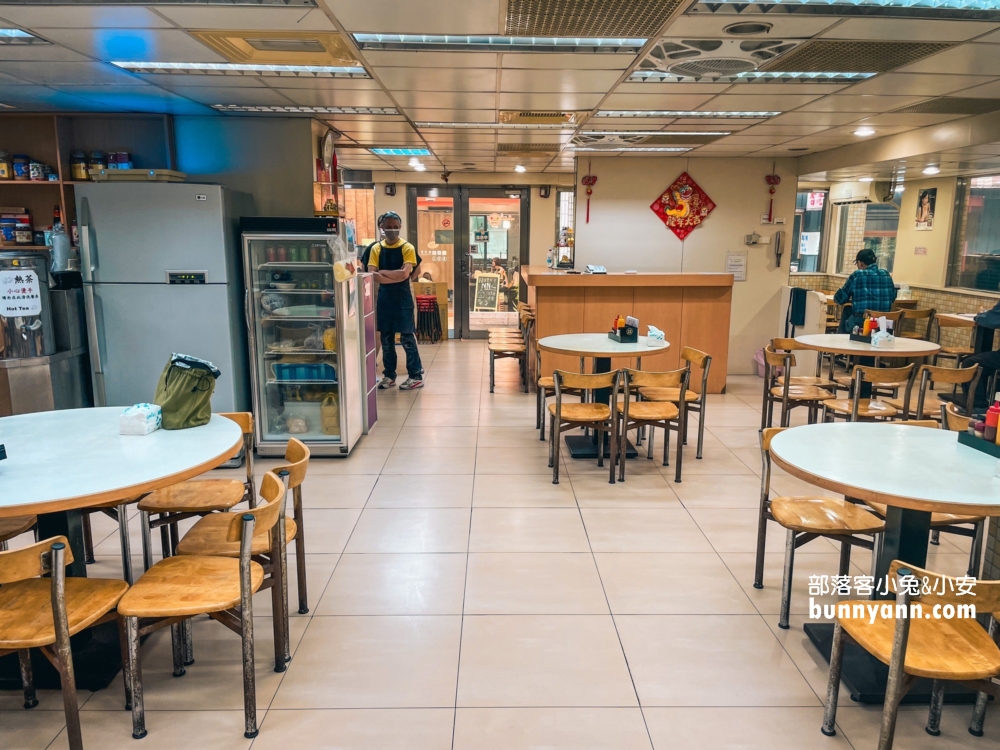 台北【香港大排檔】老字號港式餐廳，平均一人只要200元就能吃很飽