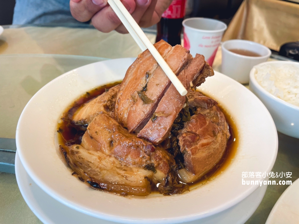 品冠客家小館｜松山區美食推薦8道菜才2千出頭也太便宜。