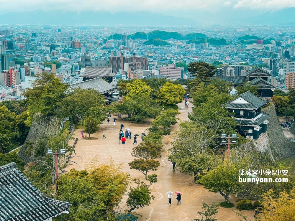 2025日本四國愛媛縣【松山城】搭纜車上山拍城堡俯瞰愛媛鄉鎮景色