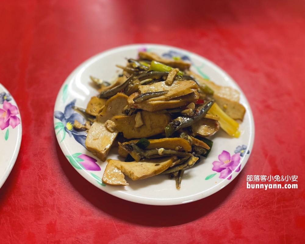 松山區美食【李家良友牛肉麵】隱藏在市場內有冷氣的牛肉麵店
