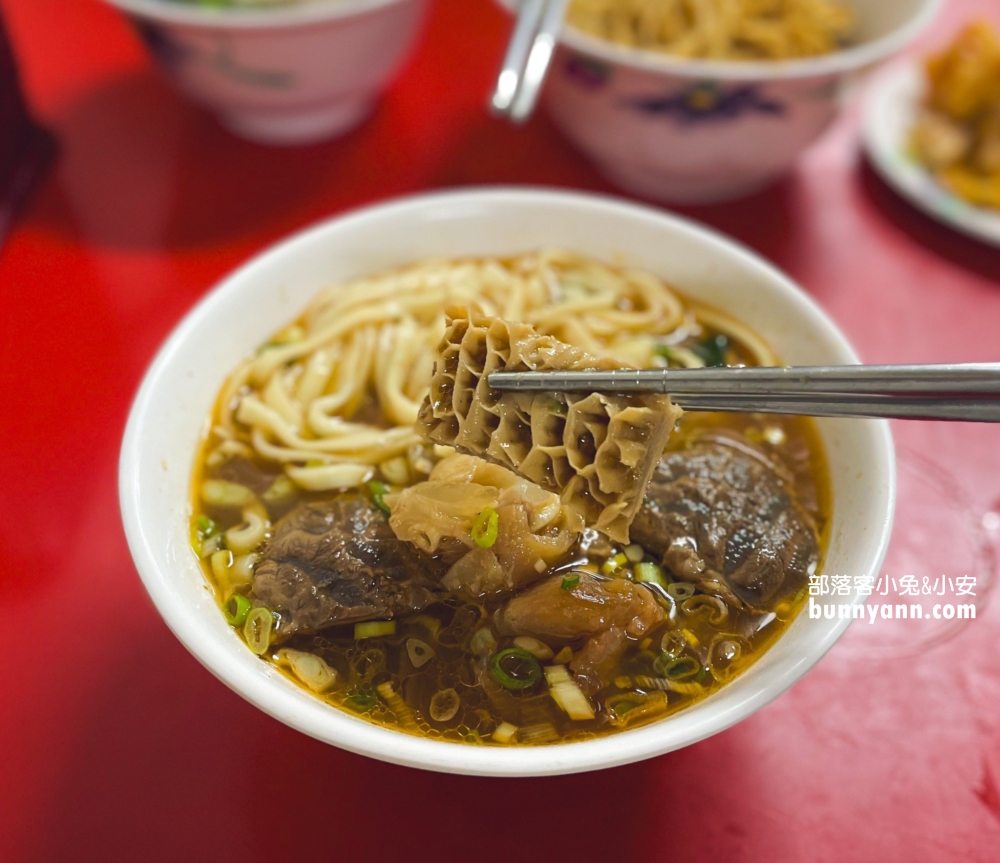 松山區美食【李家良友牛肉麵】隱藏在市場內有冷氣的牛肉麵店
