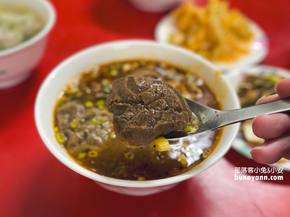 松山區美食【李家良友牛肉麵】隱藏在市場內有冷氣的牛肉麵店