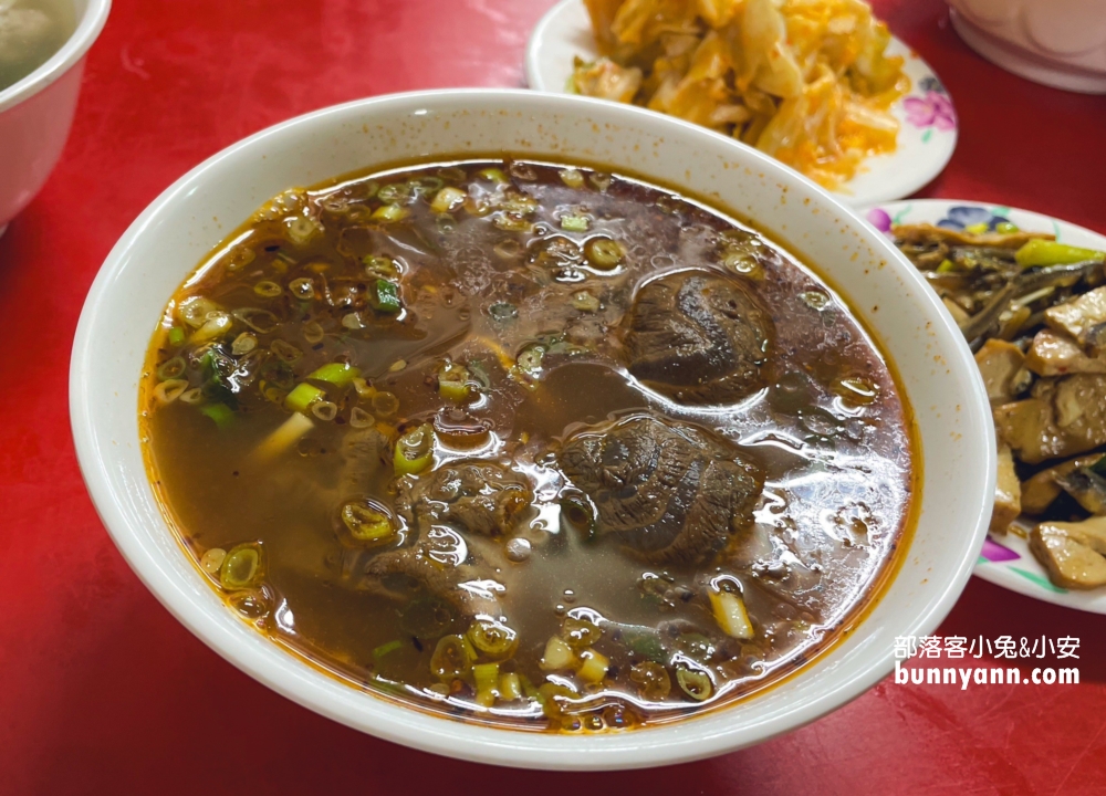松山區美食【李家良友牛肉麵】隱藏在市場內有冷氣的牛肉麵店