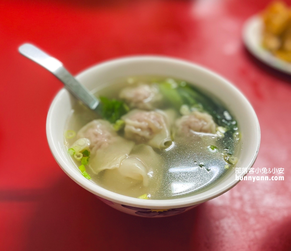 松山區美食【李家良友牛肉麵】隱藏在市場內有冷氣的牛肉麵店