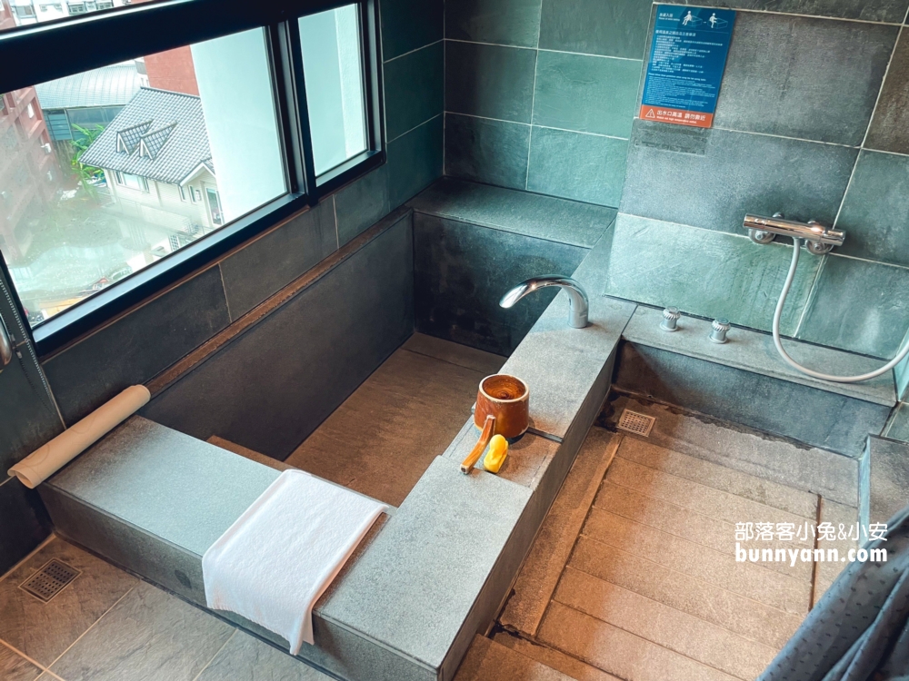 宜蘭【礁溪福朋喜來登酒店】不僅有整層親子區，戶外泳池景色更是無敵!