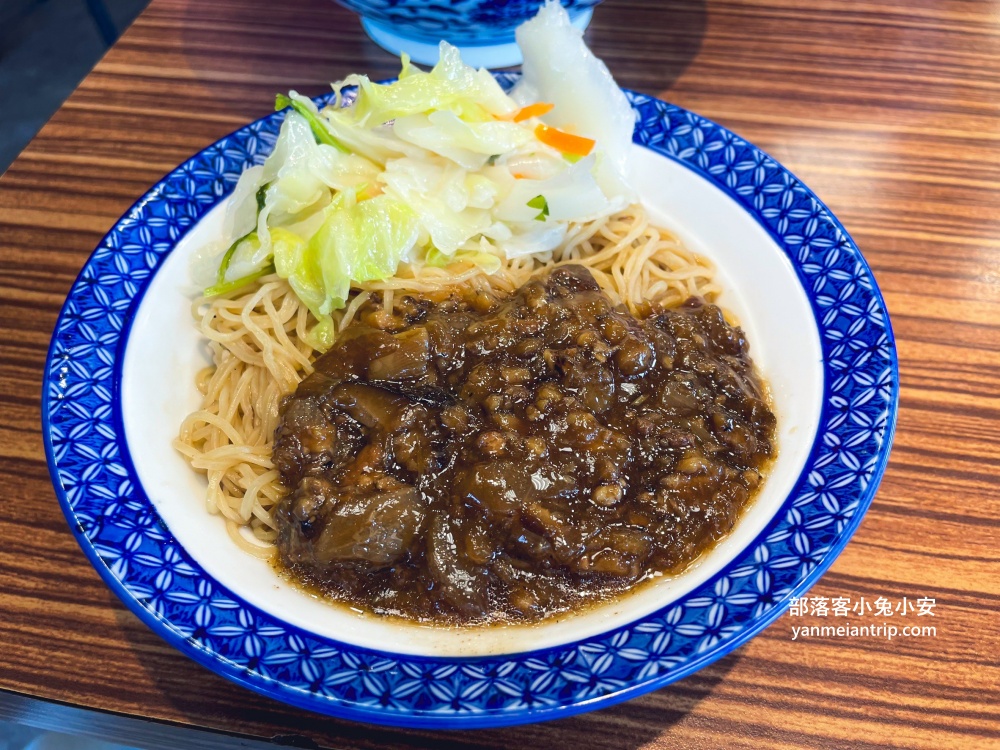 新北【豐郁餐盒】推薦招牌土雞腿便當和絲襪奶茶(菜單分享)