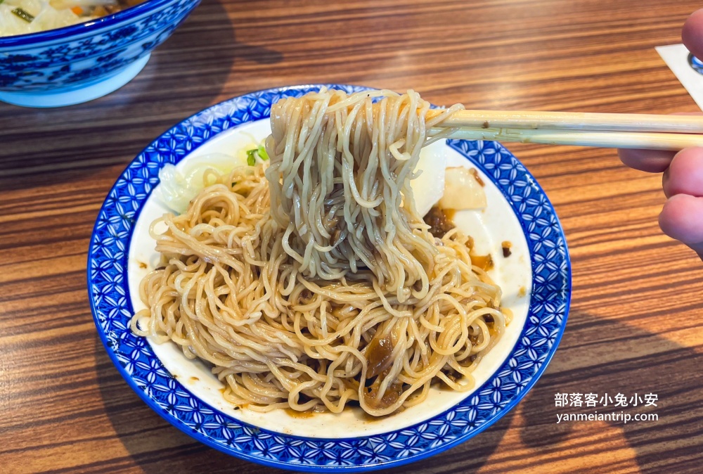 新北【豐郁餐盒】推薦招牌土雞腿便當和絲襪奶茶(菜單分享)