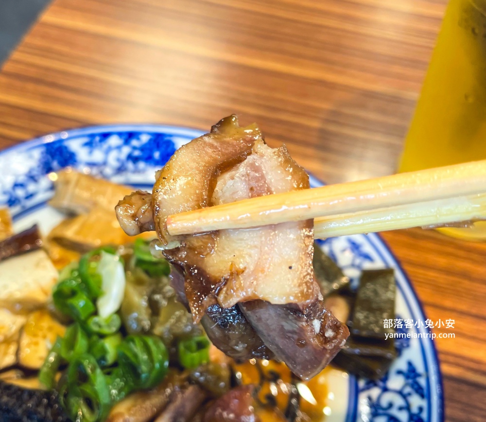 新北【豐郁餐盒】推薦招牌土雞腿便當和絲襪奶茶(菜單分享)