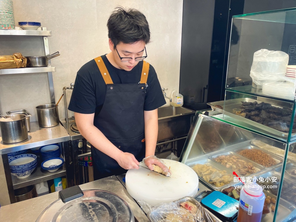 新北【豐郁餐盒】推薦招牌土雞腿便當和絲襪奶茶(菜單分享)