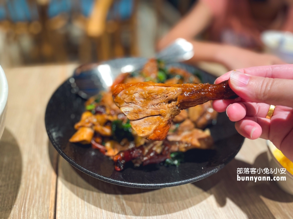 宜蘭【礁溪福朋喜來登酒店】不僅有整層親子區，戶外泳池景色更是無敵!