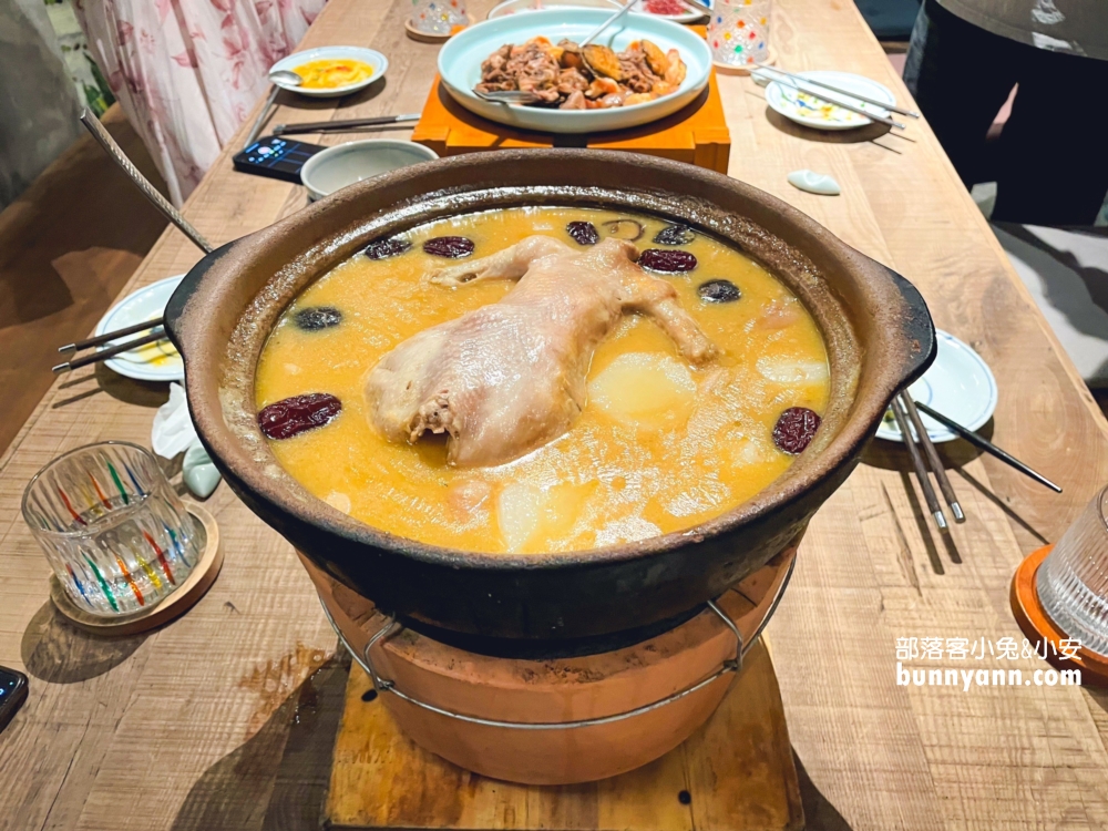 招牌黃金雞湯