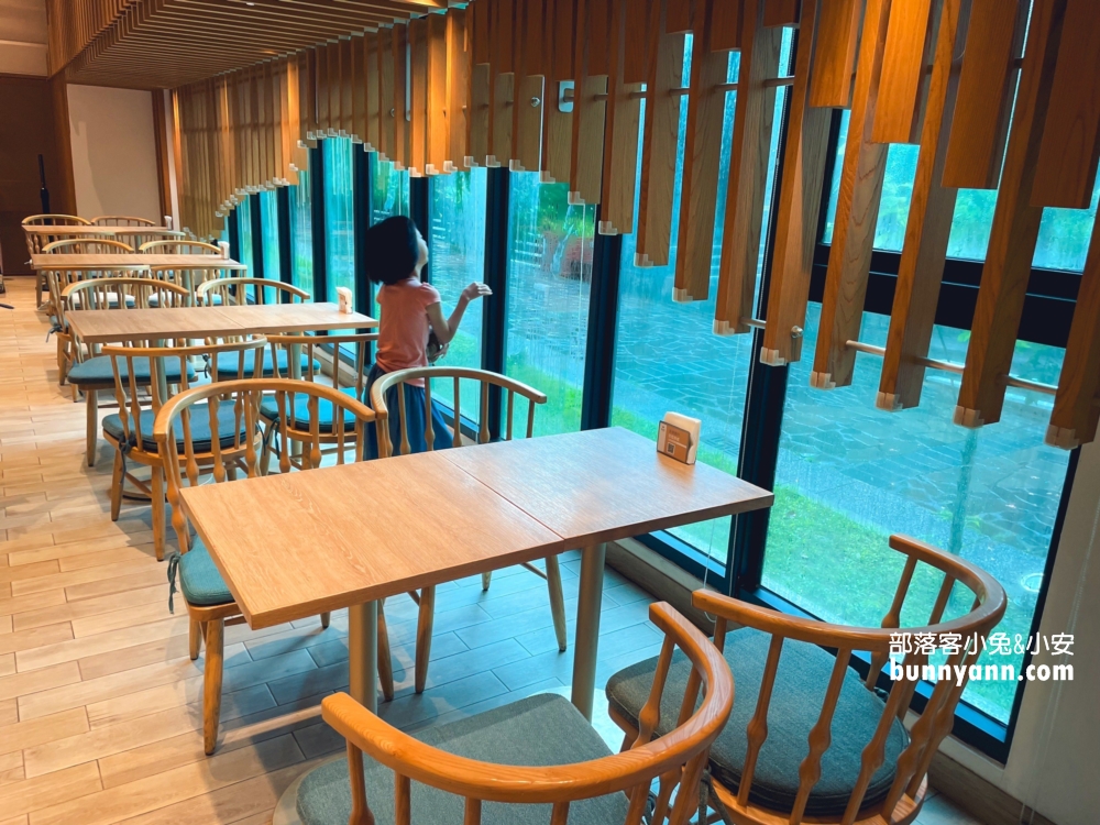 宜蘭【礁溪福朋喜來登酒店】不僅有整層親子區，戶外泳池景色更是無敵!