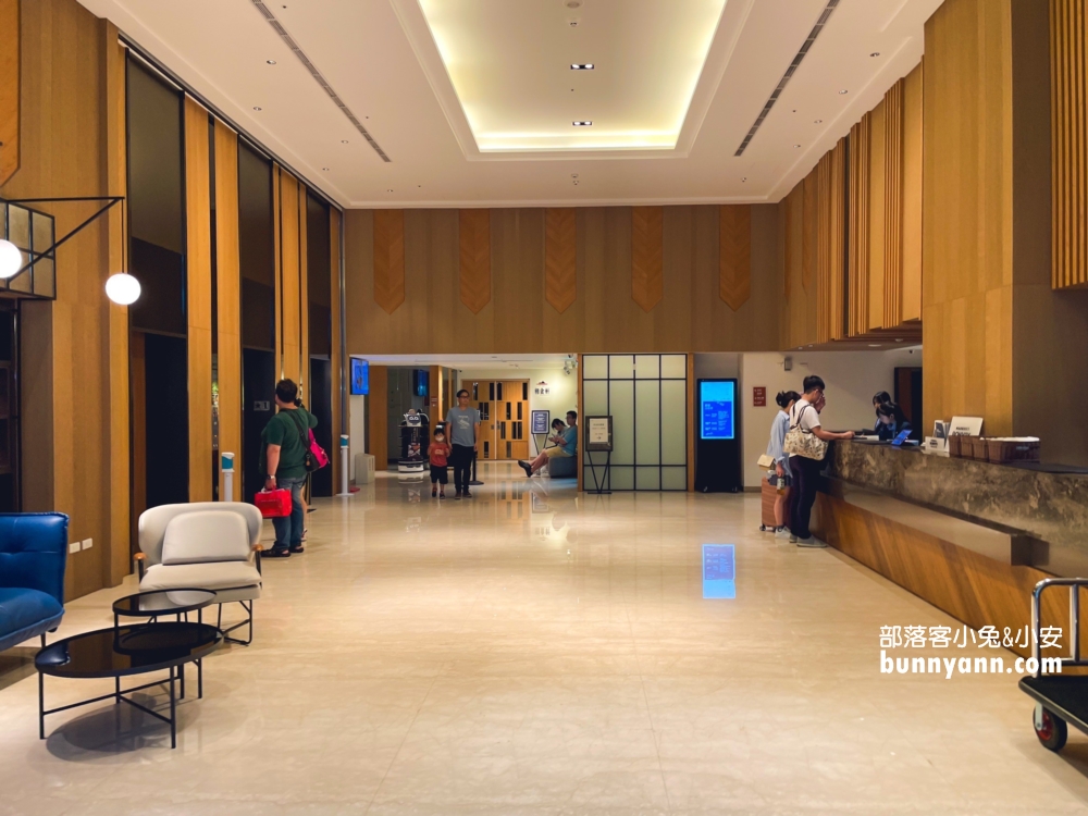 宜蘭【礁溪福朋喜來登酒店】不僅有整層親子區，戶外泳池景色更是無敵!