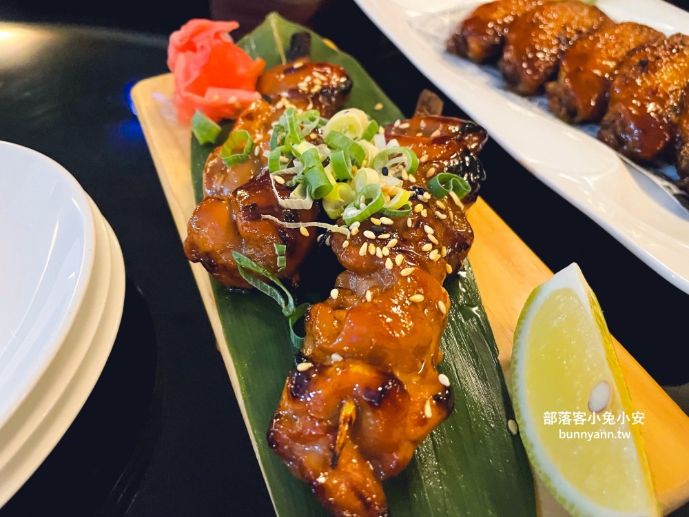 南投【承萬尊爵渡假酒店】超浮誇遊戲室，戶外南洋泳池玩起來