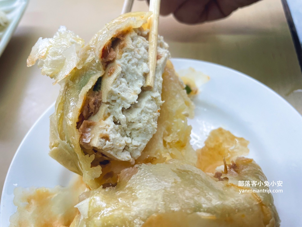 宜蘭美食》財記臭豆腐，脆皮臭豆腐和麻辣臭豆腐必吃