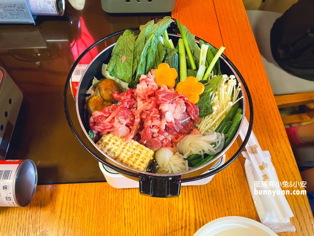 【東京灣遊船】特色屋形船，在船上吃壽喜燒晚餐，夜遊東京灣港區。