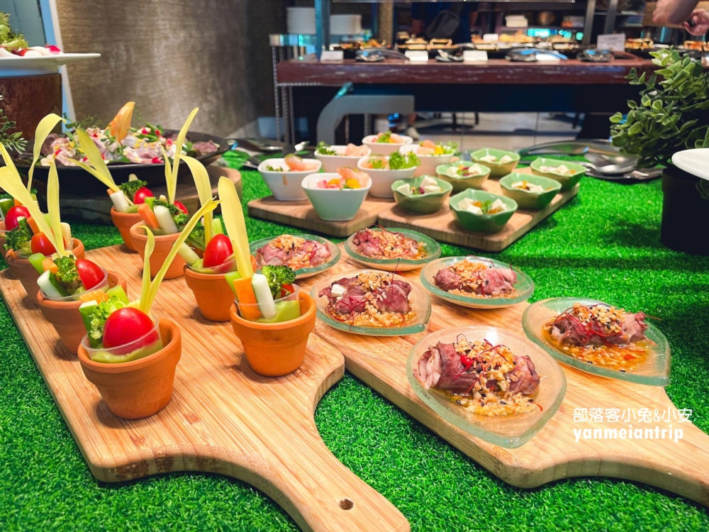 台北【文華CAFÉ】提供將近百道料理美食自助餐無限吃到飽