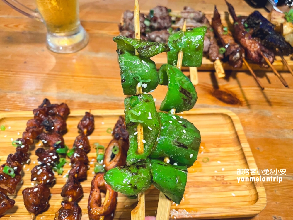 礁溪美食【路邊烤肉蘭礁店】居酒屋風格烤肉攤，大口吃肉加喝酒來這！