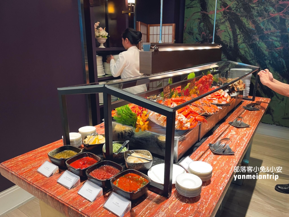 台北【文華CAFÉ】提供將近百道料理美食自助餐無限吃到飽