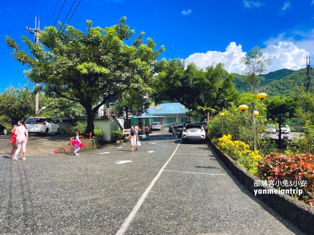 在新北平溪【河灣渡假村】騎無動力空中腳踏車，挑戰勇氣與美景
