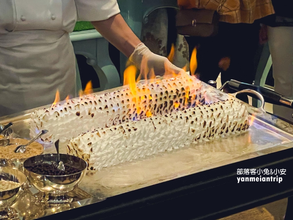 台北【文華CAFÉ】提供將近百道料理美食自助餐無限吃到飽