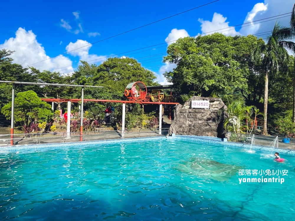 在新北平溪【河灣渡假村】騎無動力空中腳踏車，挑戰勇氣與美景