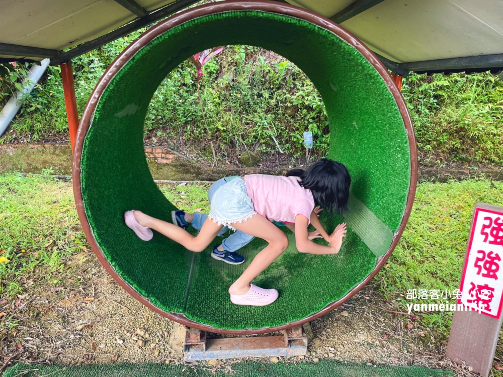 在新北平溪【河灣渡假村】騎無動力空中腳踏車，挑戰勇氣與美景