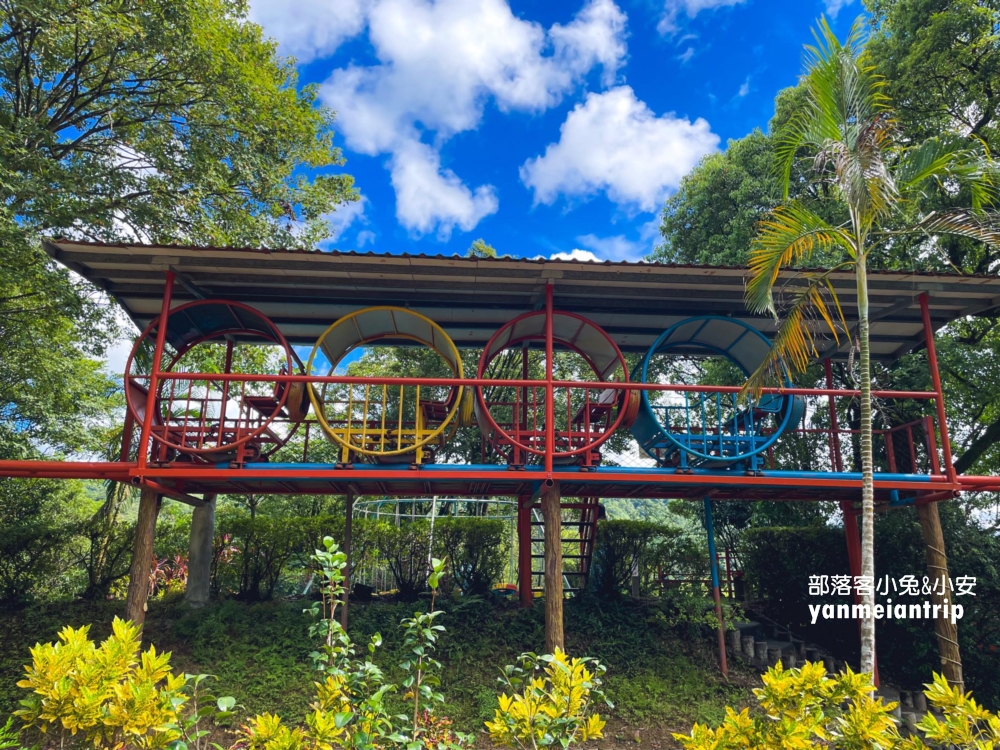 在新北平溪【河灣渡假村】騎無動力空中腳踏車，挑戰勇氣與美景