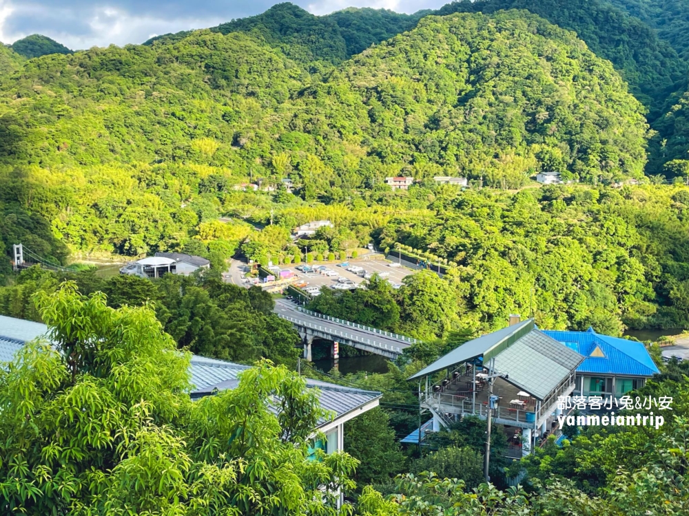 在新北平溪【河灣渡假村】騎無動力空中腳踏車，挑戰勇氣與美景