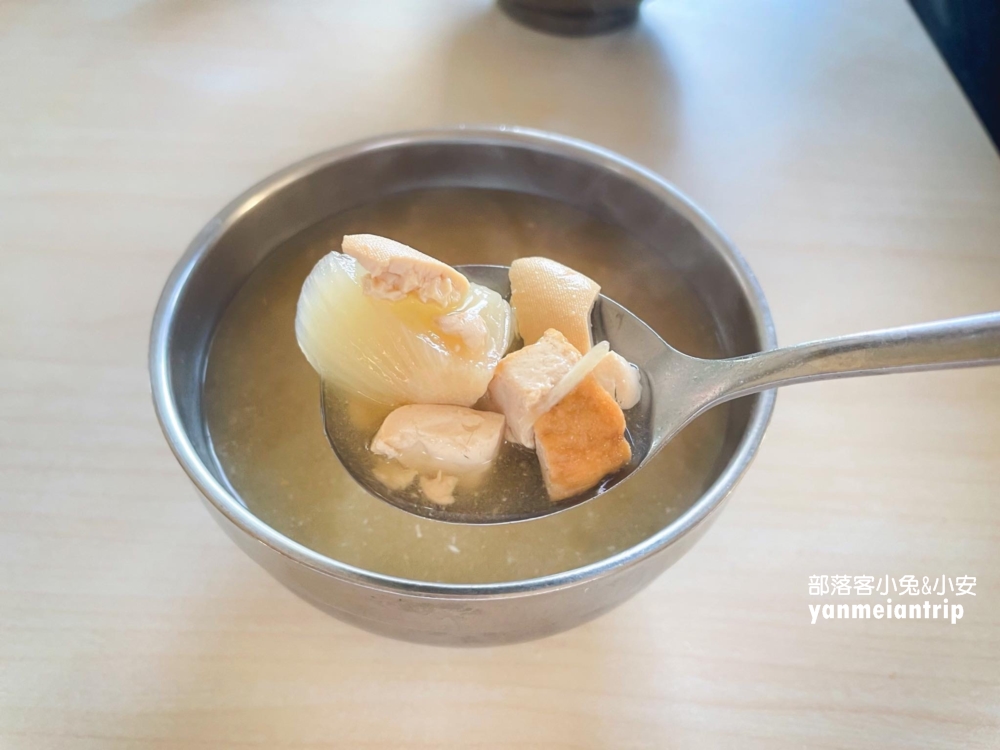 【阿里山火雞肉飯】外觀不起眼卻是好吃的雞肉飯與滷豬腳