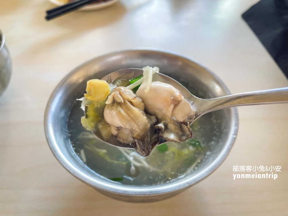 【阿里山火雞肉飯】外觀不起眼卻是好吃的雞肉飯與滷豬腳