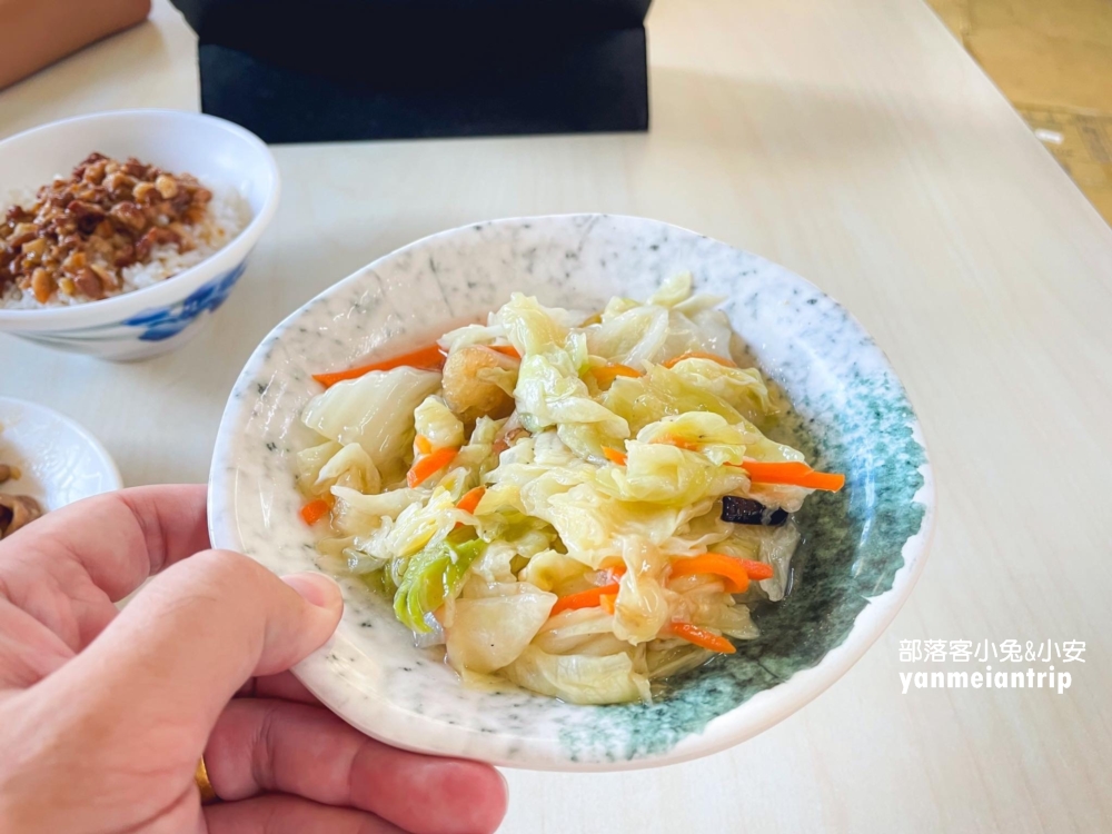 【阿里山火雞肉飯】外觀不起眼卻是好吃的雞肉飯與滷豬腳