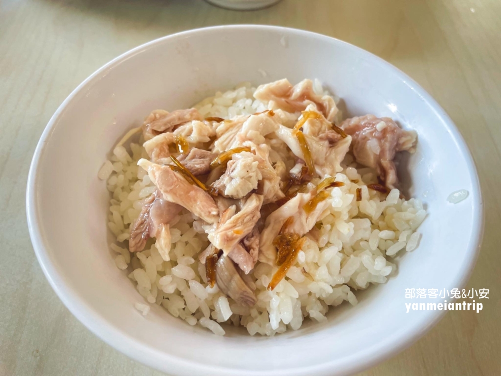 【阿里山火雞肉飯】外觀不起眼卻是好吃的雞肉飯與滷豬腳