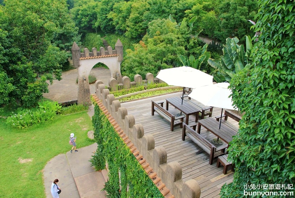 【苗栗天空之城】長滿藤蔓的天空之城景觀餐廳，三義最佳約會地點