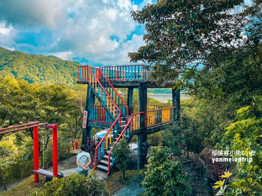 在新北平溪【河灣渡假村】騎無動力空中腳踏車，挑戰勇氣與美景