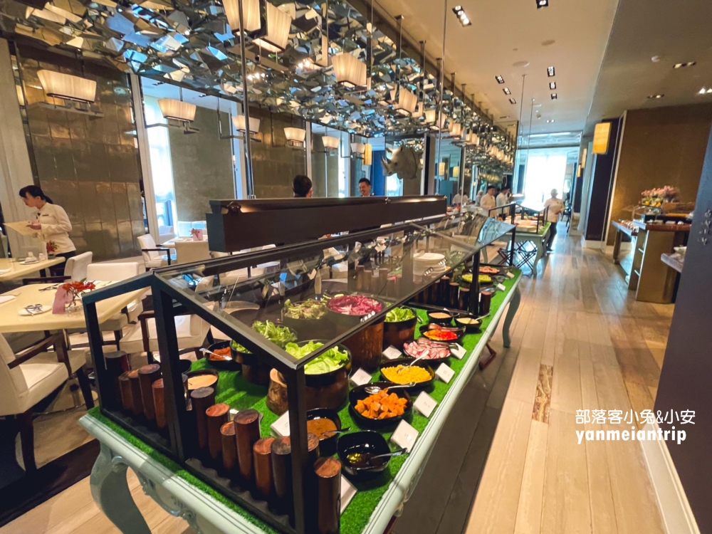 台北【文華CAFÉ】提供將近百道料理美食自助餐無限吃到飽
